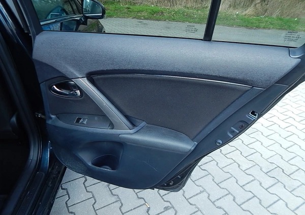 Toyota Avensis cena 31900 przebieg: 228228, rok produkcji 2014 z Drezdenko małe 466